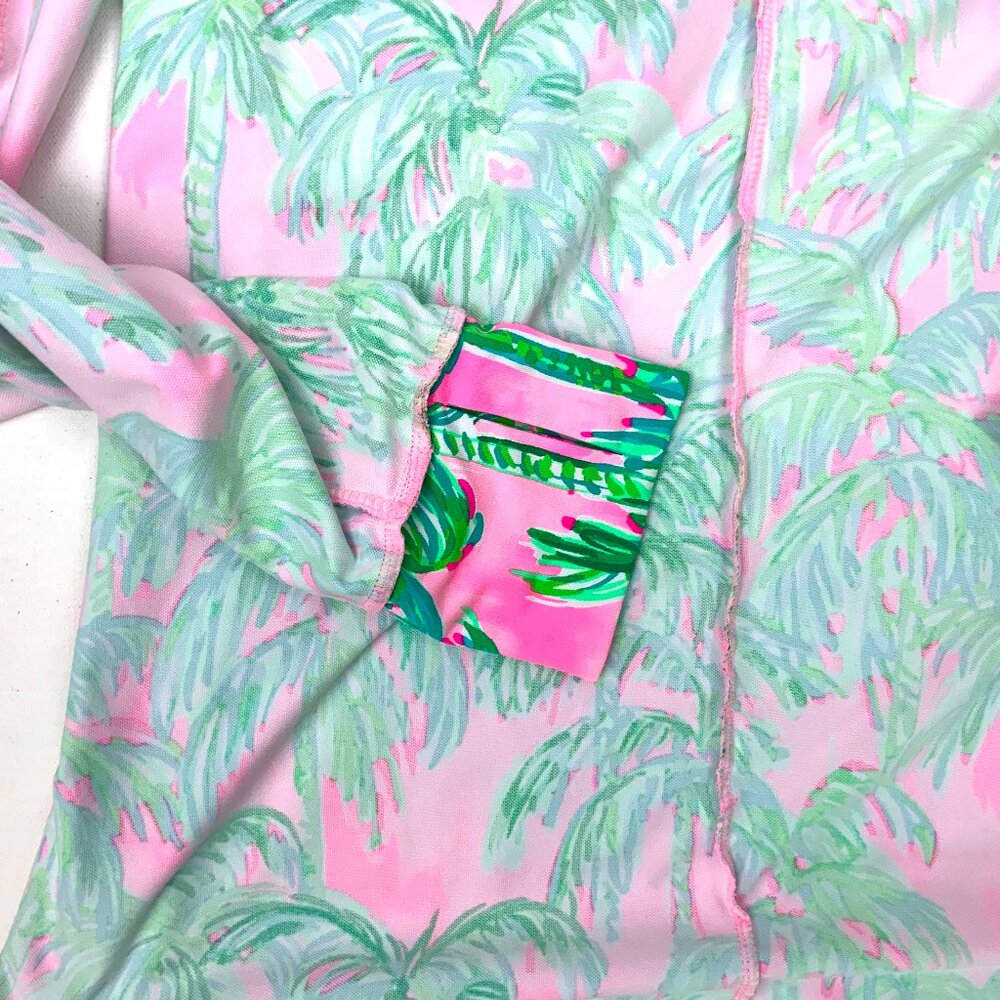 New Lilly Pulitzer Lilshield Palm Tree UPF 50+ Cowlneck Top Sz M - Picture 16 of 16